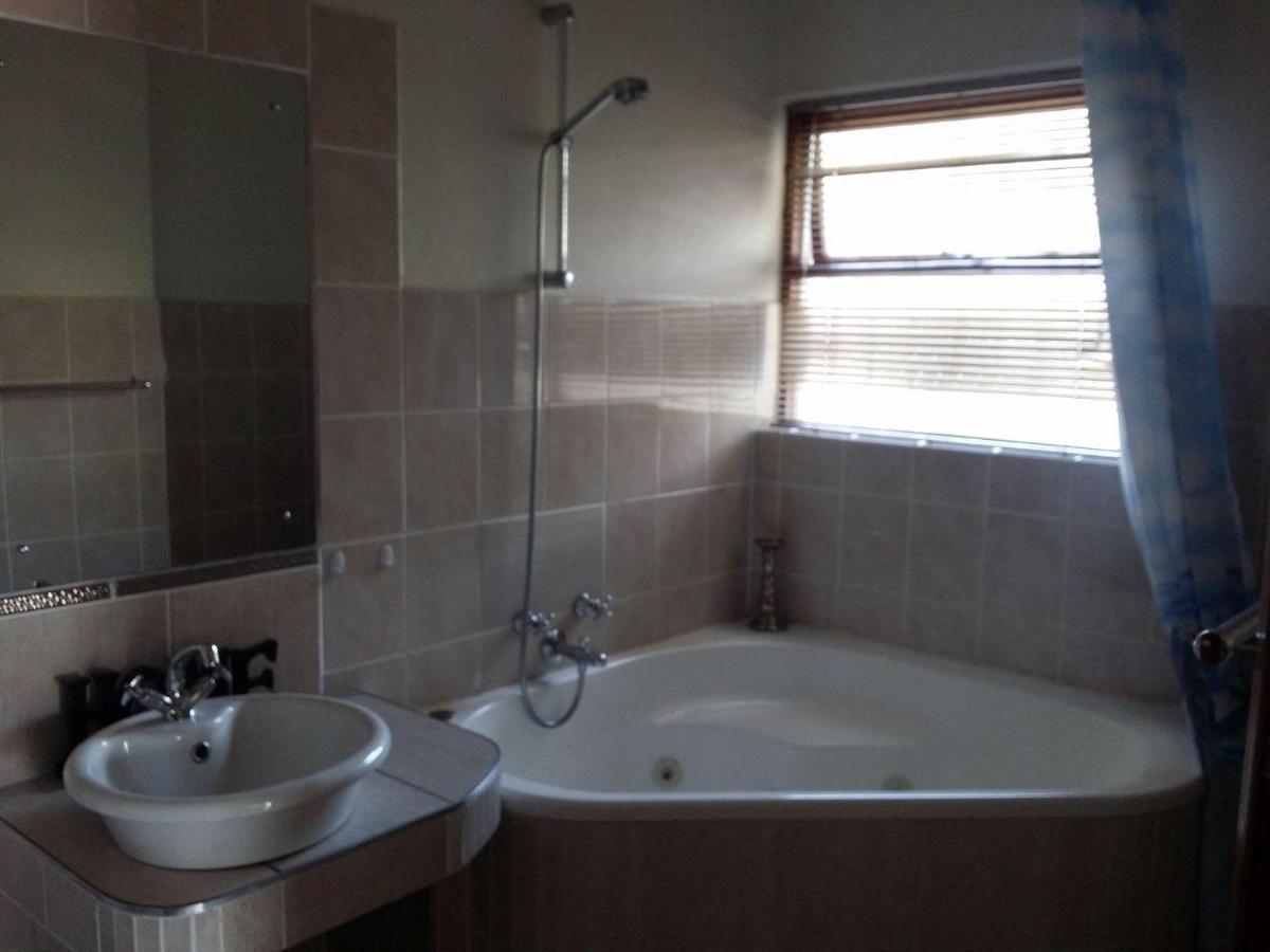 12 On Beach Guest House Saldanha Bay Екстериор снимка