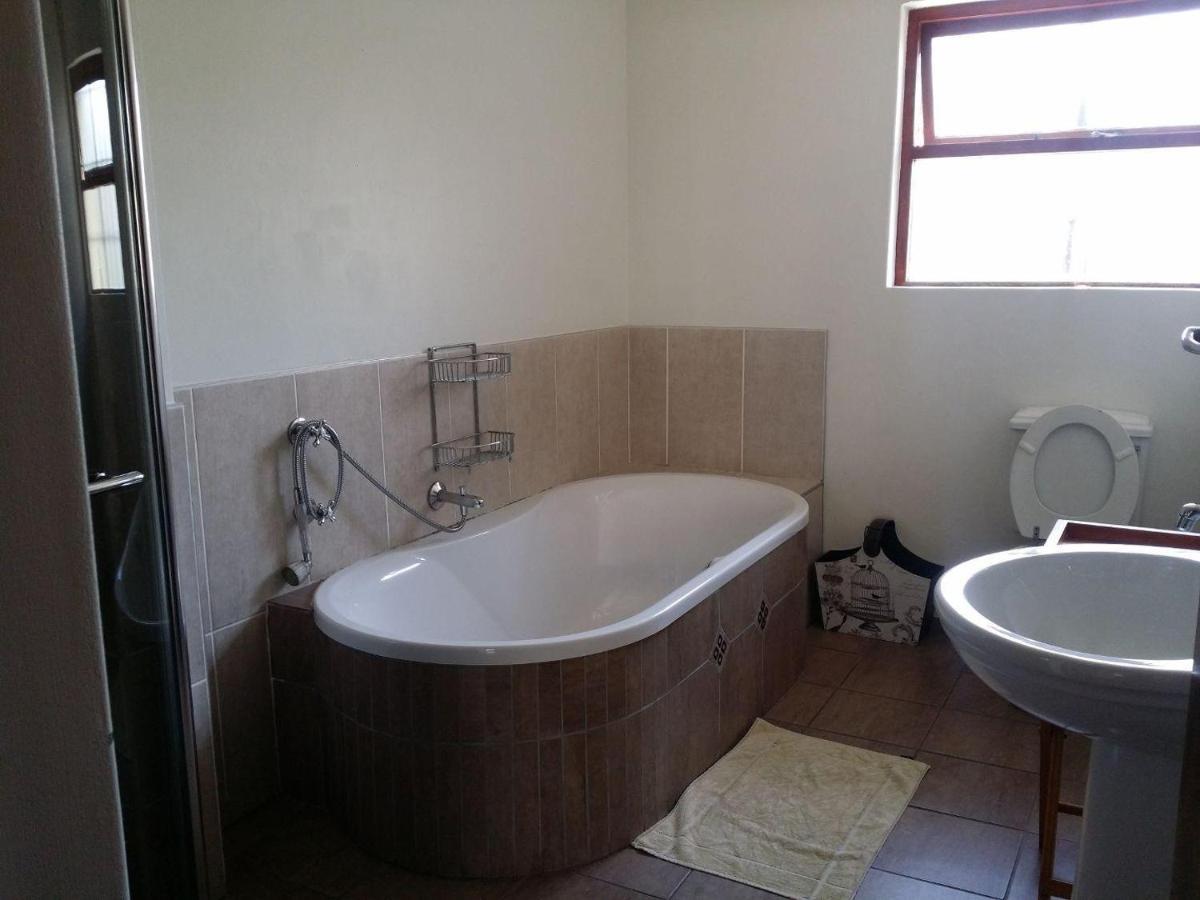 12 On Beach Guest House Saldanha Bay Екстериор снимка