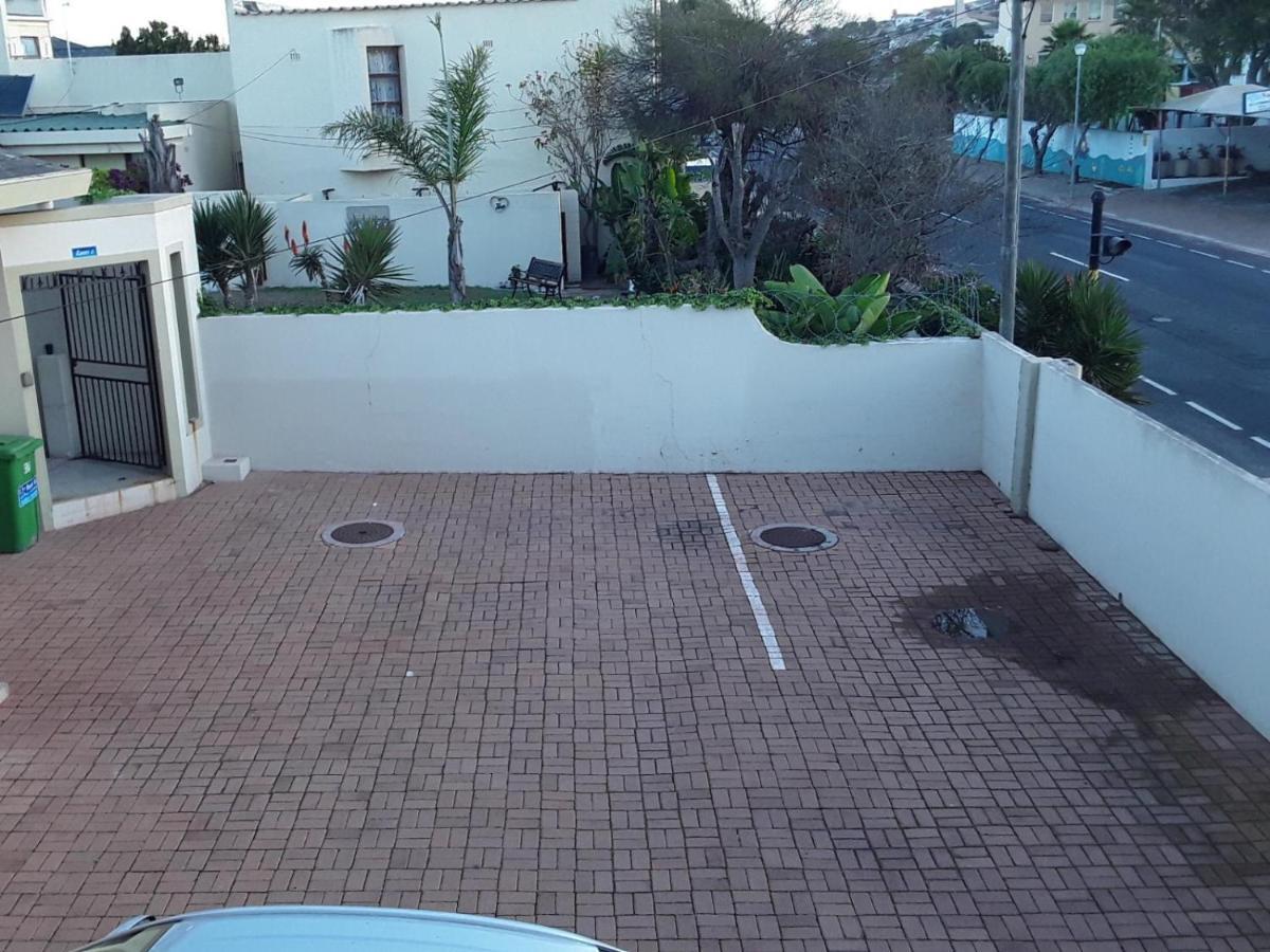 12 On Beach Guest House Saldanha Bay Екстериор снимка