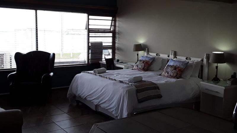 12 On Beach Guest House Saldanha Bay Екстериор снимка