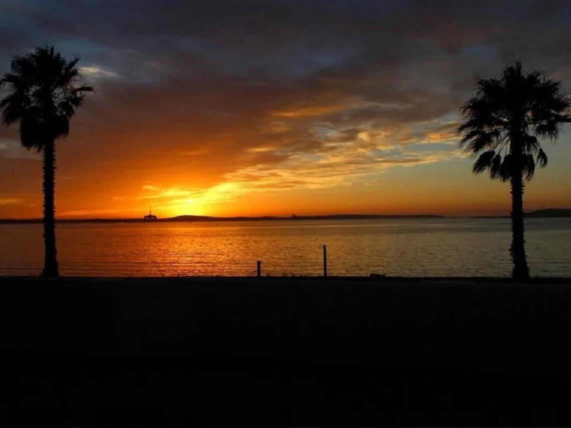 12 On Beach Guest House Saldanha Bay Екстериор снимка