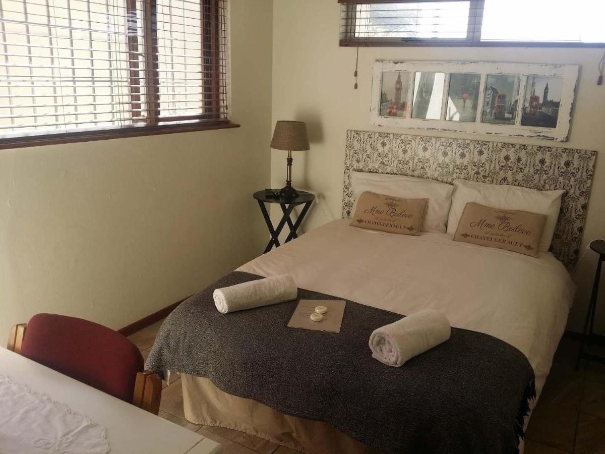 12 On Beach Guest House Saldanha Bay Екстериор снимка